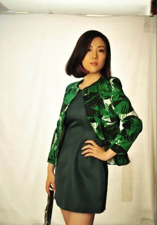 宋丹丹儿媳长这样穿白色t恤面容清秀这才是耐看型美女