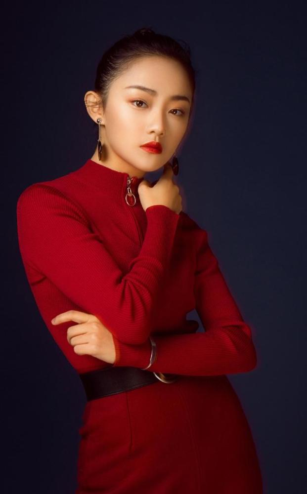 吴佳怡 :第3507时尚潮流穿搭美图欣赏