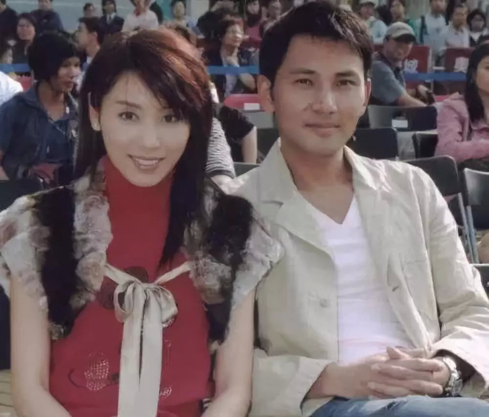 郭可盈林文龙携手25年,恩爱遮羞布下,藏着一场双双出轨的大戏