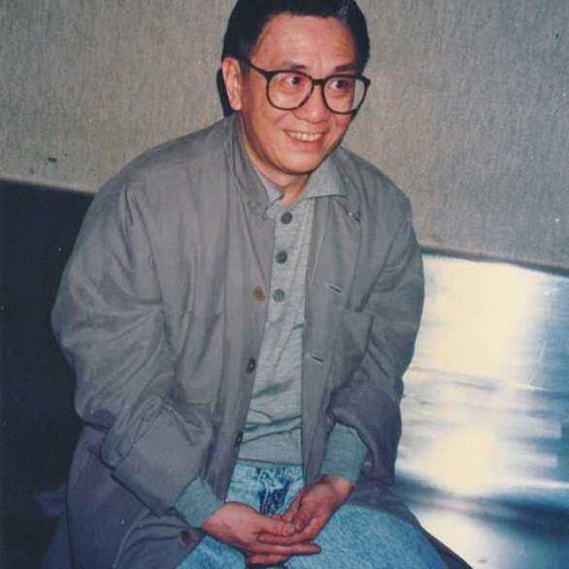 骂遍圈中好友,与金庸老死不相往来,却有一人让他万分敬重|金庸|黄霑