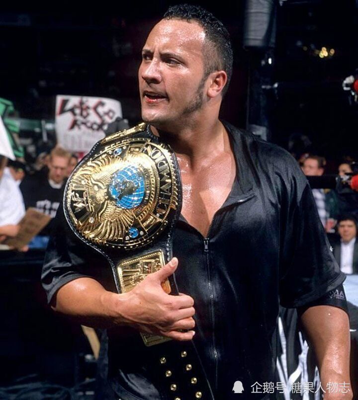 选择了成为职业摔角选手,并请父亲出山亲自训练他,成就了新一代摔角王