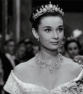 小公主大事记:5岁的夏洛特何时能戴上人生中第一顶王冠?