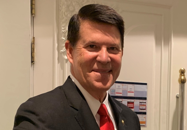 派出负责经济增长及能源与环境政府官员凯斯·克拉奇去台湾进行交流