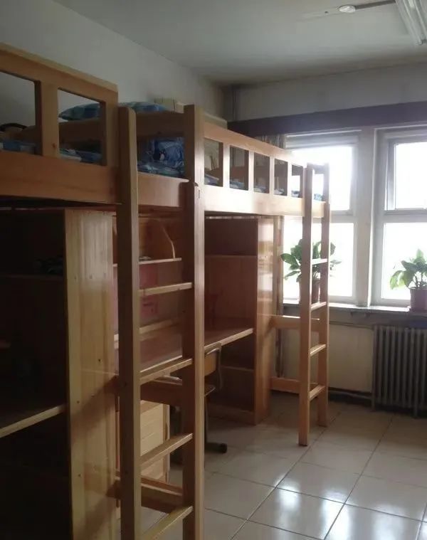 北京40 初中校宿舍实景图 配置情况～妈妈再也不用担心孩子的住读问题