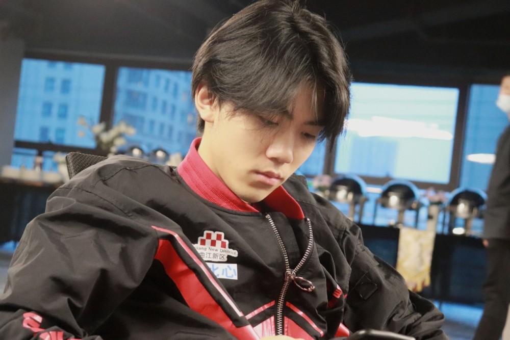 kpl水平不够粉丝来凑,we粉丝强抬best上首发,称没他就不看比赛