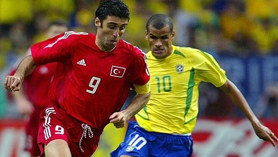 经典回顾02年世界杯上挥舞着土耳其弯刀的星月骑士