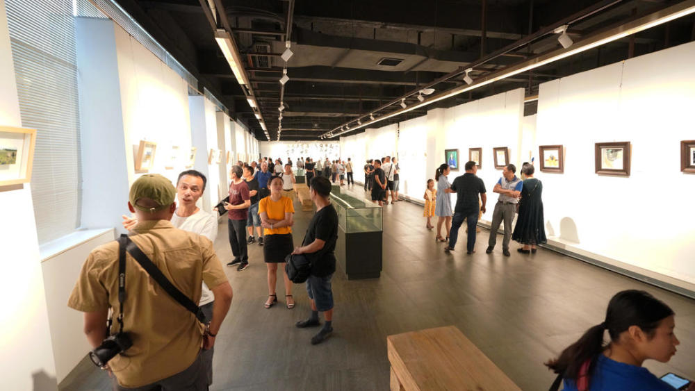 天津美术学院|四川广安残疾美女办画展 全国著名画家打call