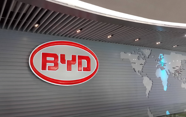 中国代工界的隐形巨头拿下小米华为苹果的订单半年进账233亿