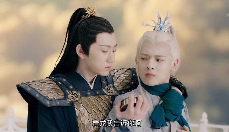 琉璃:原著柳意欢喜欢青龙,剧版青龙喜欢腾蛇,剧中2