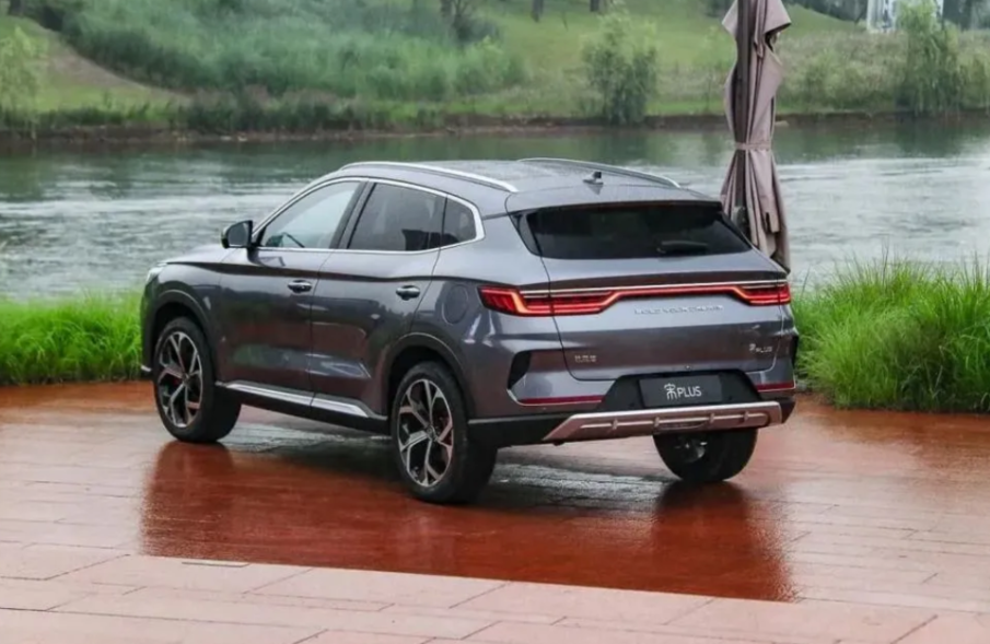 颜值操控都是亮点比亚迪宋plus预售1188万起