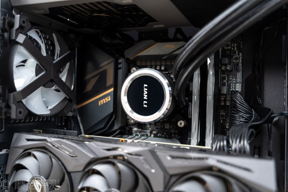 高颜值,高性能,金属风,lianli 极圈240一体式水冷 评测