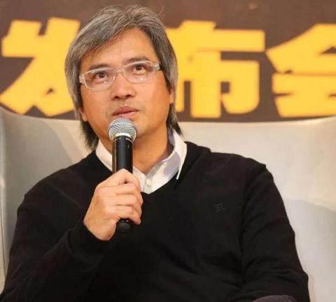 陈木胜|陈木胜追悼会举行：成龙一身黑衣双眼红肿，甄子丹两鬓斑白显哀伤