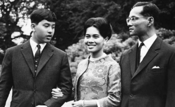 玛哈·哇集拉隆功|从护士到贵妃再到阶下囚，如今又逆袭夺回称号，这个泰妃不简单