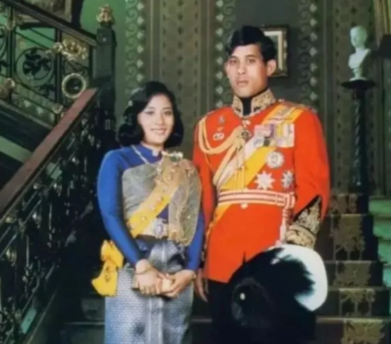 玛哈·哇集拉隆功|从护士到贵妃再到阶下囚，如今又逆袭夺回称号，这个泰妃不简单