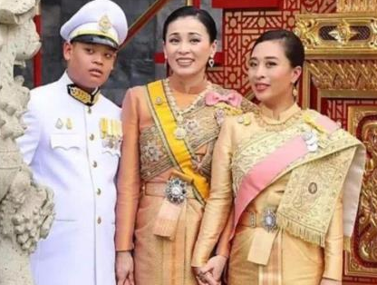 玛哈·哇集拉隆功|从护士到贵妃再到阶下囚，如今又逆袭夺回称号，这个泰妃不简单