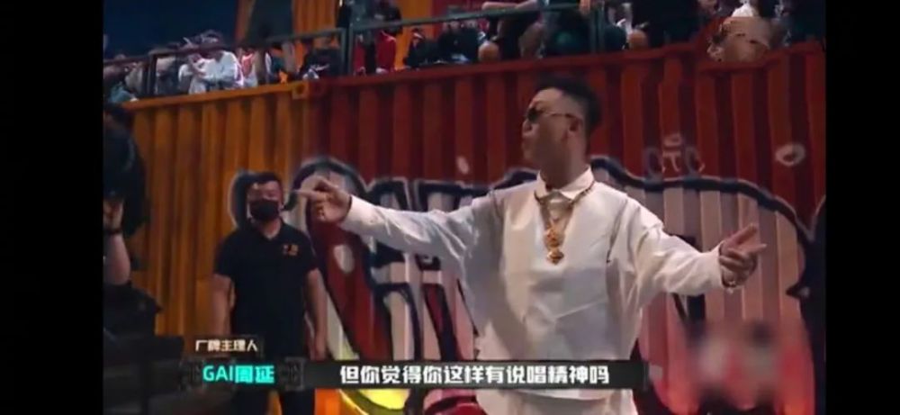 陈小春|满嘴狗粮！直播秀恩爱，比应采儿陈小春的爱情还甜！