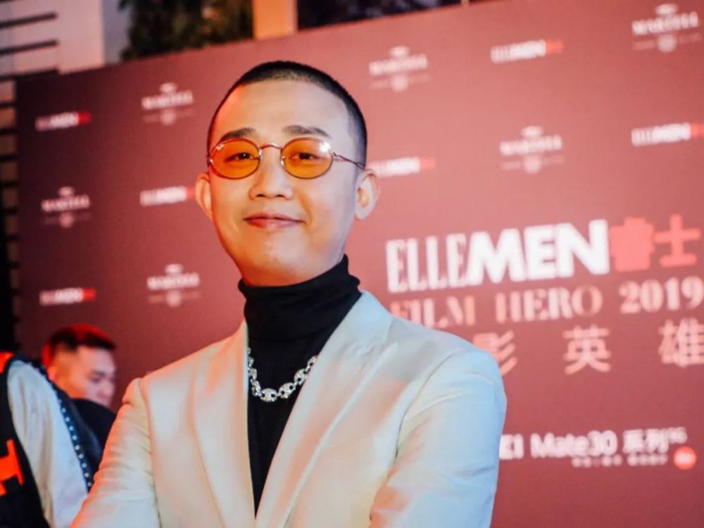 陈小春|满嘴狗粮！直播秀恩爱，比应采儿陈小春的爱情还甜！