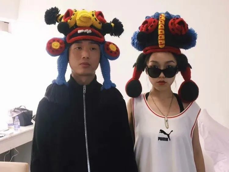 陈小春|满嘴狗粮！直播秀恩爱，比应采儿陈小春的爱情还甜！