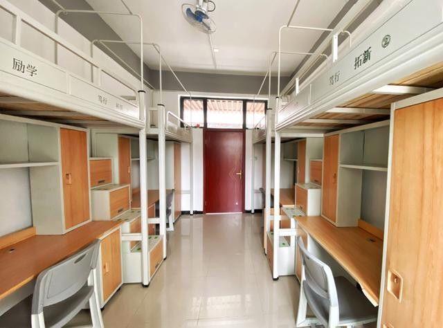 佛山市一本科院校校区新建宿舍楼投入使用,学生返校后入住新宿舍