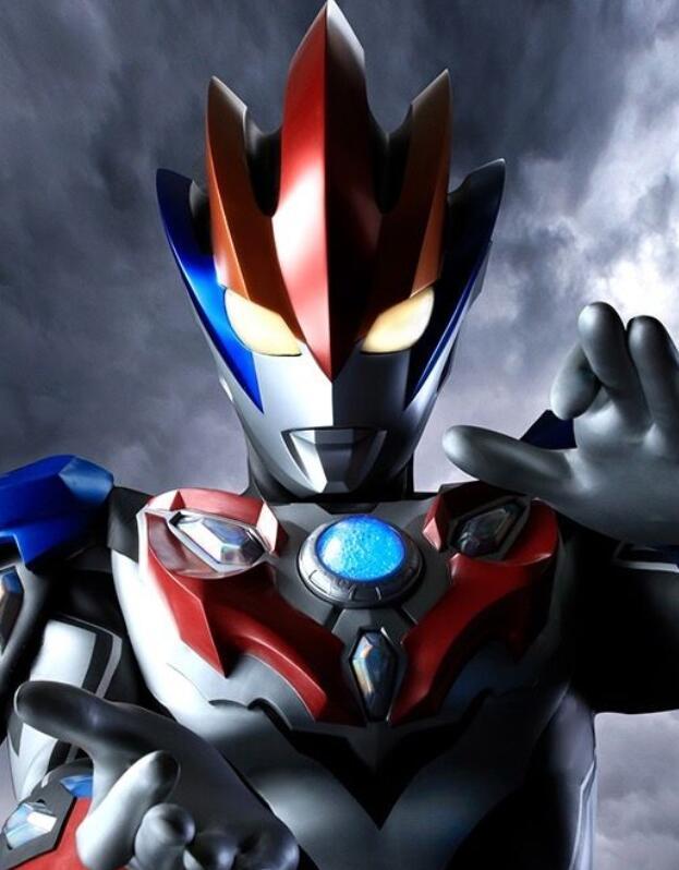 罗布奥特曼专注拔树,赛罗爱搞事情,欧布呢?