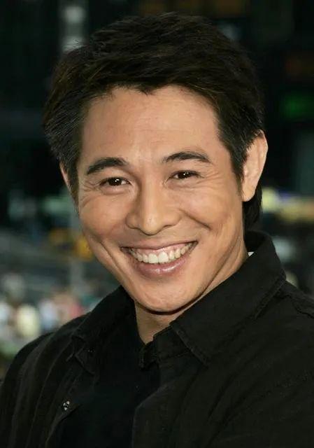 李连杰|李连杰的苦命人生：爸爸因公去世，妈妈和二哥被癌症夺走生命