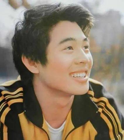 李连杰|李连杰的苦命人生：爸爸因公去世，妈妈和二哥被癌症夺走生命
