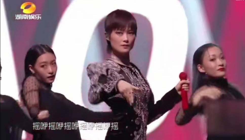 乘风破浪的姐姐|《浪姐》成团夜大翻车，嘉宾都敢真唱，姐姐们却集体假唱？
