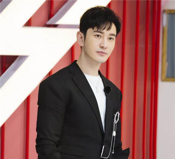 黄晓明|《浪姐》成团直播夜，口误嘴瓢爱抢话，黄晓明主持太尴尬！