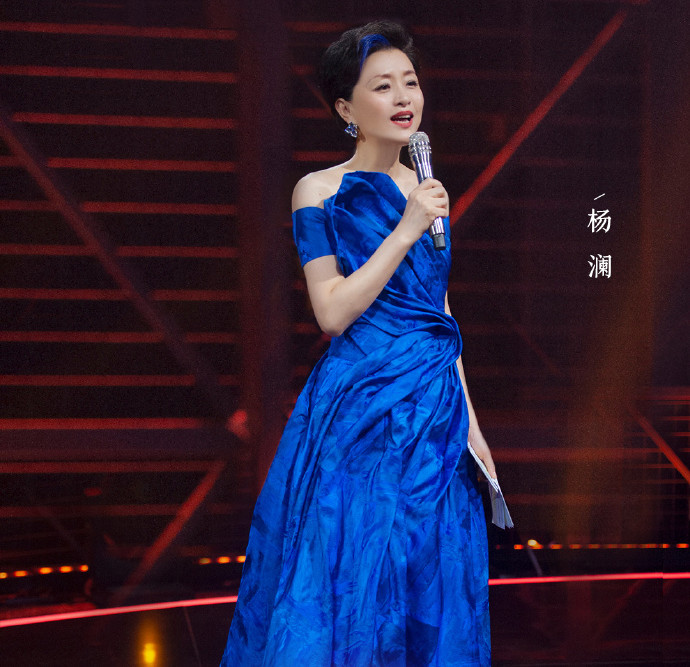 黄晓明|《浪姐》成团直播夜，口误嘴瓢爱抢话，黄晓明主持太尴尬！