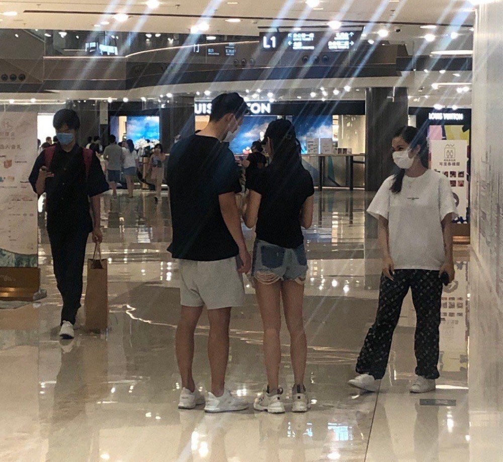 何猷启|何猷启齐娇会否复婚？何超莲晒抱婴照，意外曝光与前弟媳开心聚餐