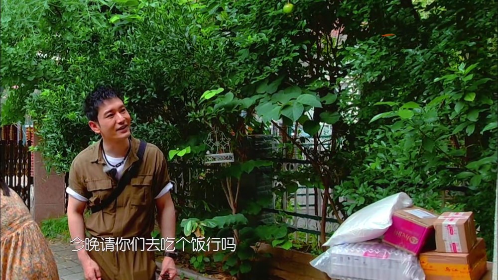 黄晓明|黄晓明走后，《中餐厅》拉客终于不尴尬了，这就是赵丽颖作为店长的成功之处