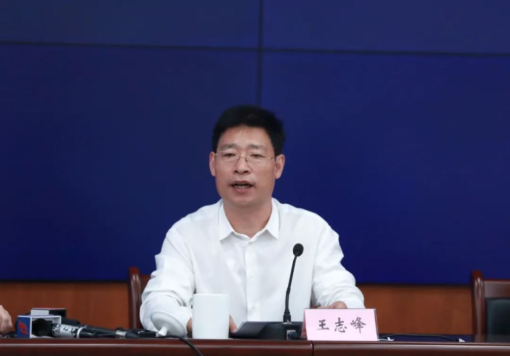 下面,请运城市委常委,宣传部长王志峰介绍有关情况.