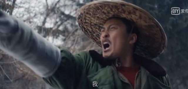 电影结尾的瞬间,重现了刘海柱解救被人欺负的白傻子的名场面,8年时光