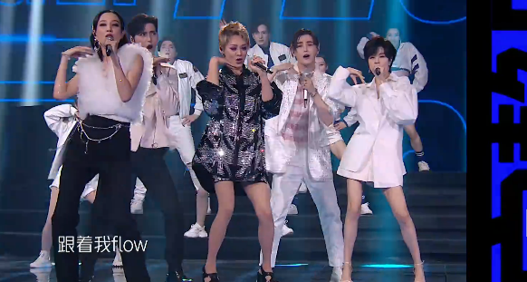 黄晓明|宁静亲友团人单势孤，黄晓明不慎说错话，杨澜控场能力满分