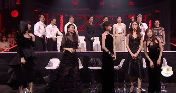 黄晓明|宁静亲友团人单势孤，黄晓明不慎说错话，杨澜控场能力满分