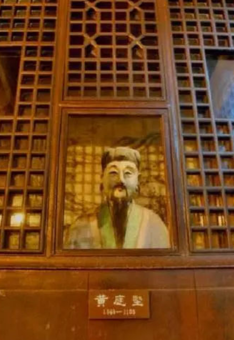 杜甫草堂博物馆|杜甫草堂有个谜团，为何用陆游、黄庭坚来陪祭杜甫，原因有三点