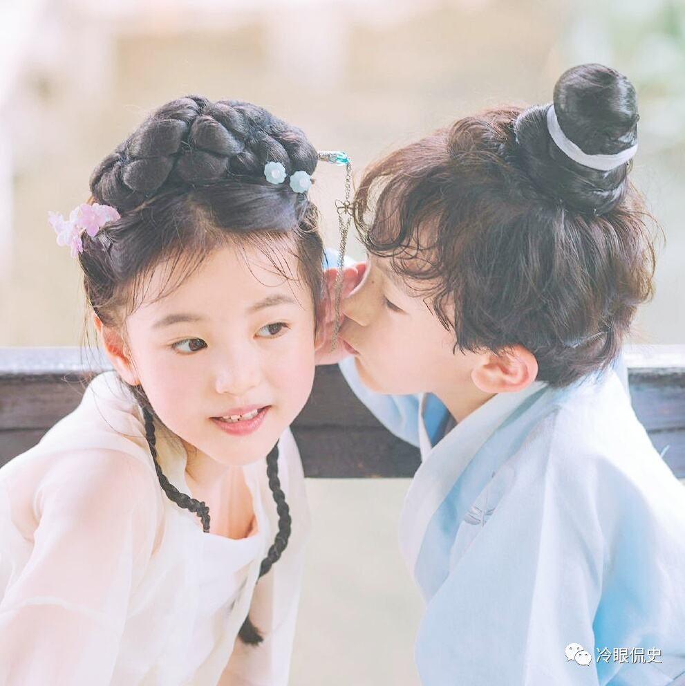 二人分别嫁人,老大龙美玉生了一个儿子叫钱明,老二龙美珍生了一个女儿