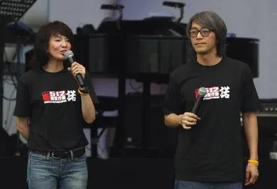 郑裕玲|曾是巨星的郑裕玲，当面骂得刘嘉玲不敢还嘴，63岁成时尚博主？