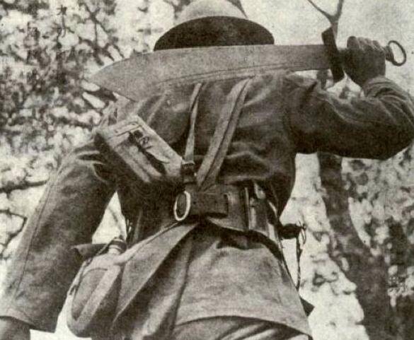 那个肩扛大刀义无反顾的悲壮背影