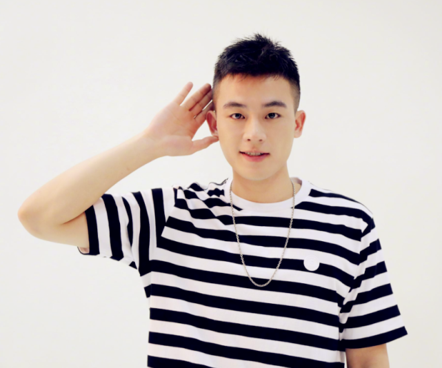 欧豪:最成功的快男,从歌手到演员一路开挂,靠《八佰》再次亮眼