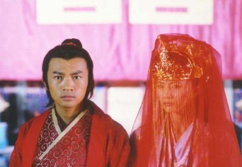 张无忌|周芷若与张无忌究竟是否合适？看看他们的这段对话，很扎心