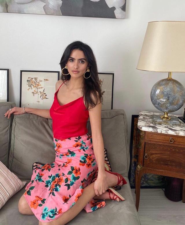 神似地球球花的ins博主法式穿搭风情万种每一帧都是电影