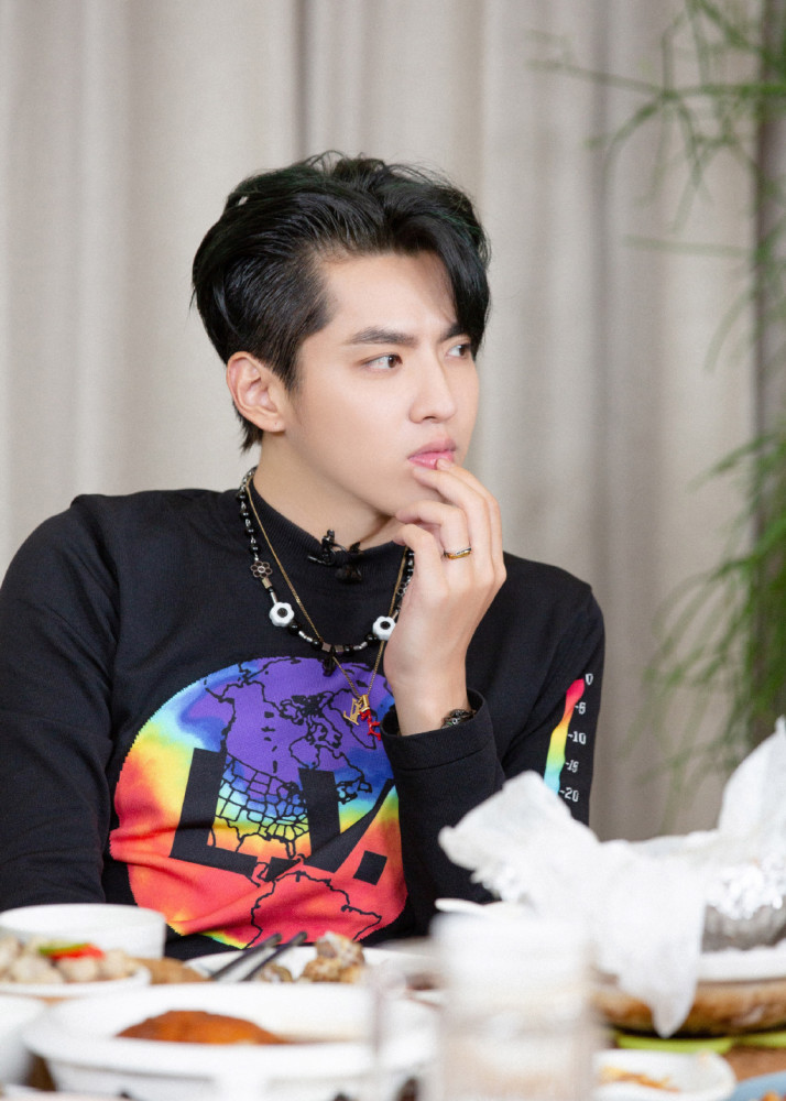 吴亦凡|立专情人设？吴亦凡称自己是“比较专一的男人”，被吐槽不要脸表里不一