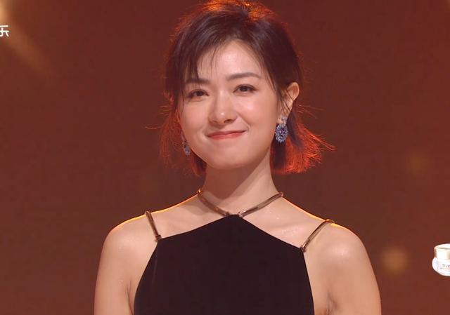 万茜|《浪姐》成团名单解惑，李斯丹妮只送队员队服惹抱团争议，宁静实惨