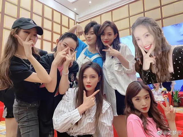 万茜|《浪姐》成团名单解惑，李斯丹妮只送队员队服惹抱团争议，宁静实惨