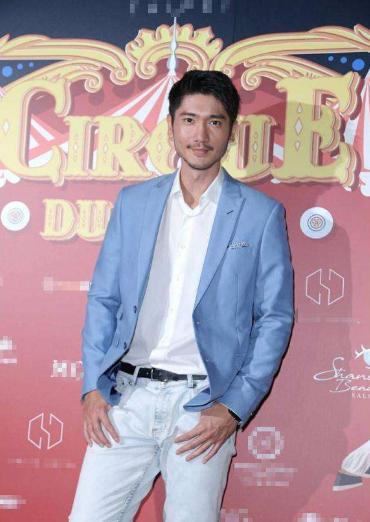 弟弟去世后,一向不太爱在社交平台发动态的高宇桥经常晒出和高以翔的