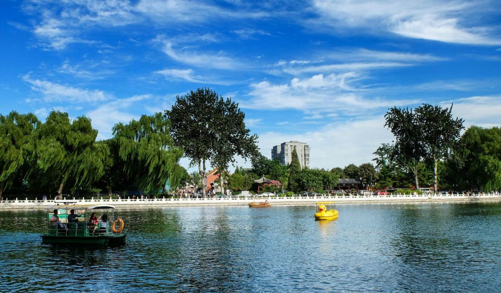 景区|北京内城唯一具有开阔水面的开放型景区，属市历史文化保护区