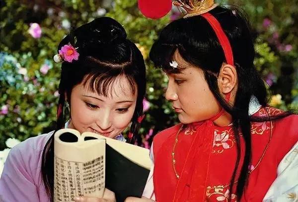 神瑛侍者|林黛玉一生还错了眼泪？贾宝玉和甄宝玉，谁才是真正的神瑛侍者？