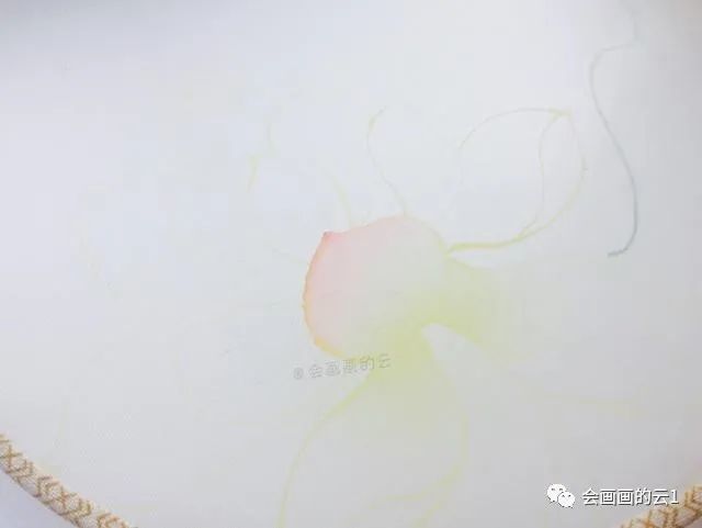 水彩|水彩在团扇上画朵荷花，简单又好看！完全可以自己DIY
