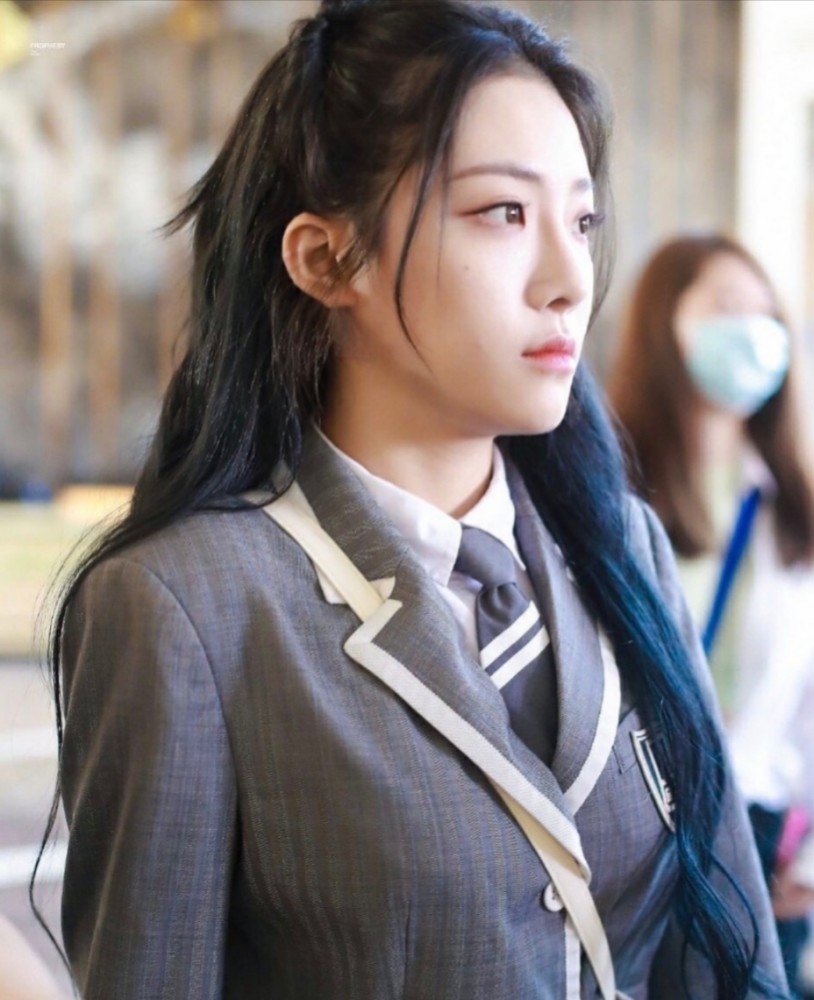 the9全员再穿青春有你制服梦回出道前,中文团名无限少女